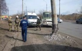 В Архангельске рейсовый автобус с поссажирами врезался в столб
