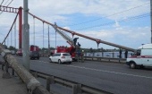 В Архангельске пьяный мужчина забрался на опору Кузнечевского моста