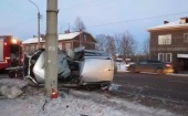 В результате ДТП на Маймаксанском шоссе в Архангельске иномарка влетела в столб, водитель погиб