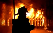 Сильный пожар на окраине Архангельска: десять человек эвакуировано