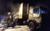 В крупном пожаре в Северодвинске сгорели две большегрузные фуры и легковой автомобиль