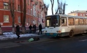 В Северодвинске на пешеходном переходе автобус насмерть сбил пожилую женщину