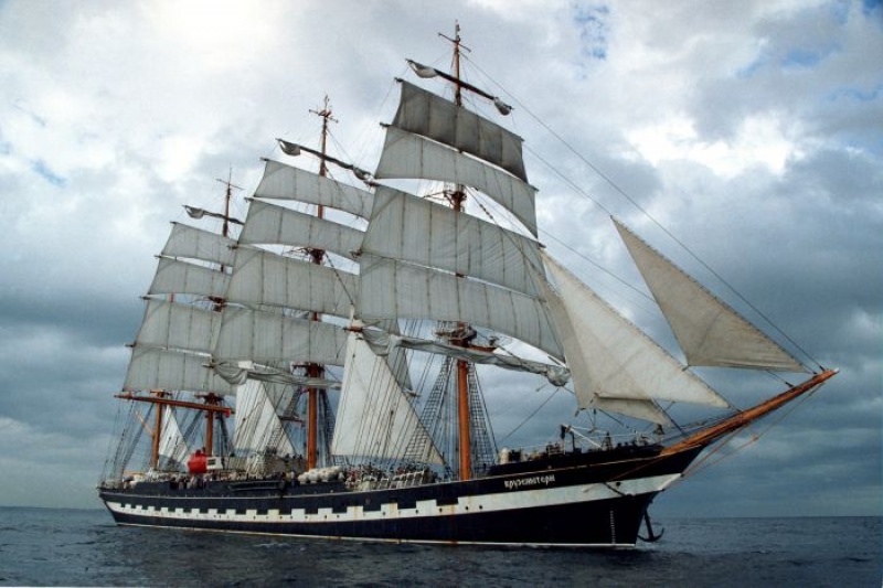 27 июня в рамках кругосветной экспедиции 2015 года в порт Архангельск зайдёт барк «Крузенштерн»