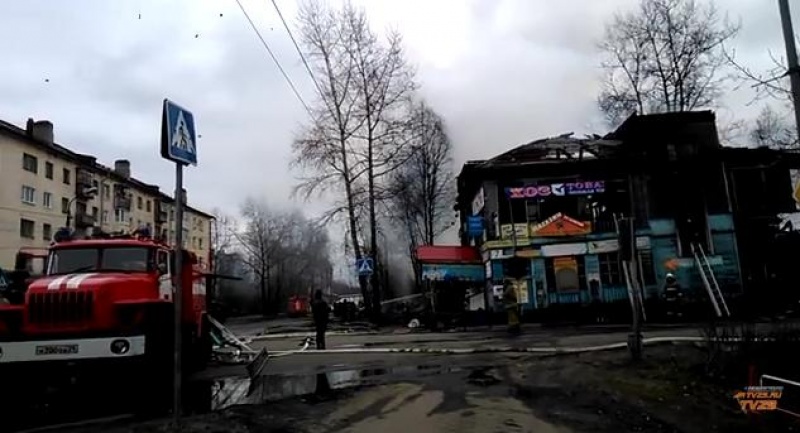 В Северодвинске в результате серьезного пожара сгорел офисный центр