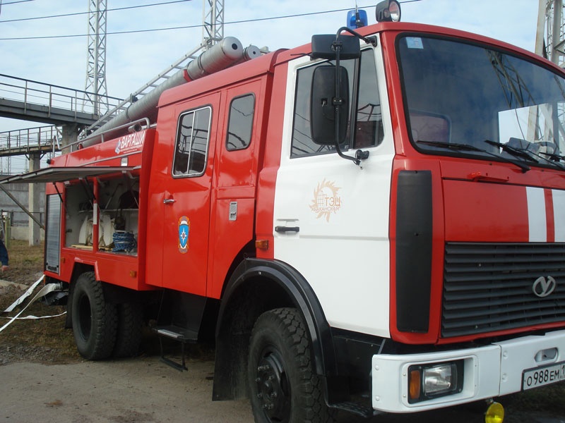 Пожара на 25 Лесозаводе в Архангельске задействовано девять пожарных расчётов