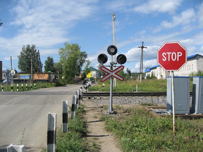 Очередная авария на ж/д переезде в Архангельской области: не проскочил