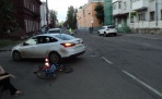 В центре Архангельска на улице Володарского автомобиль сбил велосипедистку