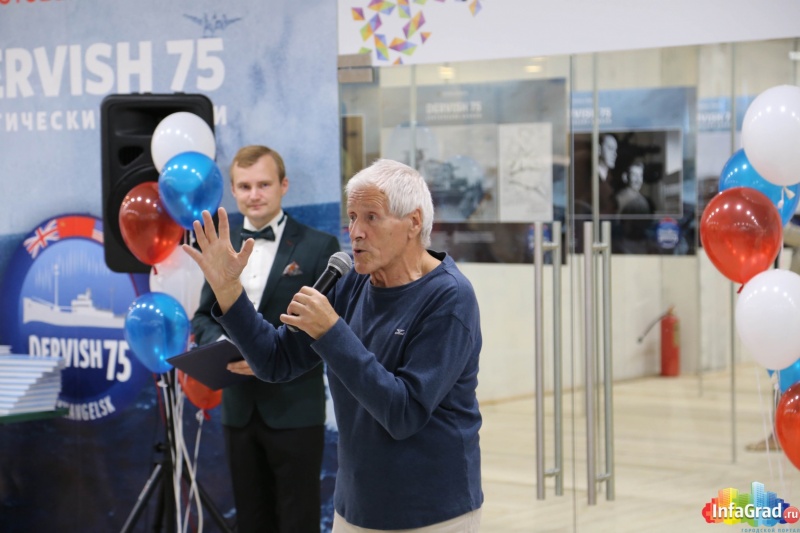 В Титан Арене Юрий Анатольевич Барашков презентовал выставку «Арктические конвои»