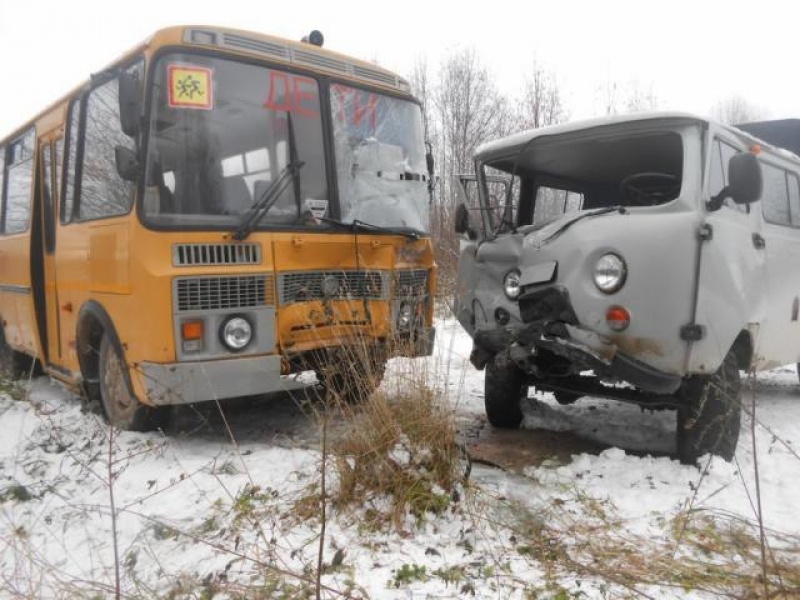 В Каргопольском районе школьный автобус попал в ДТП