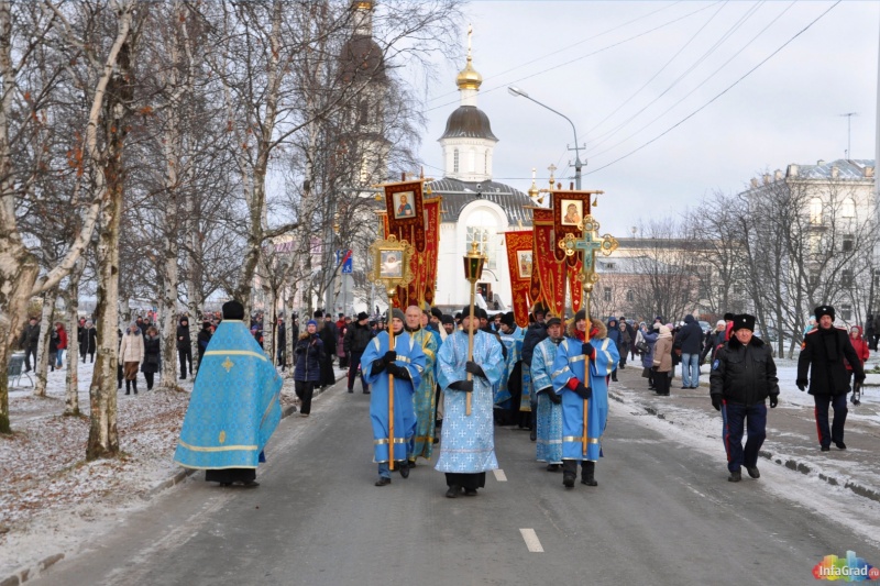 4 ноября в честь праздника Казанской иконы Божией Матери в Архангельске прошел крестный ход