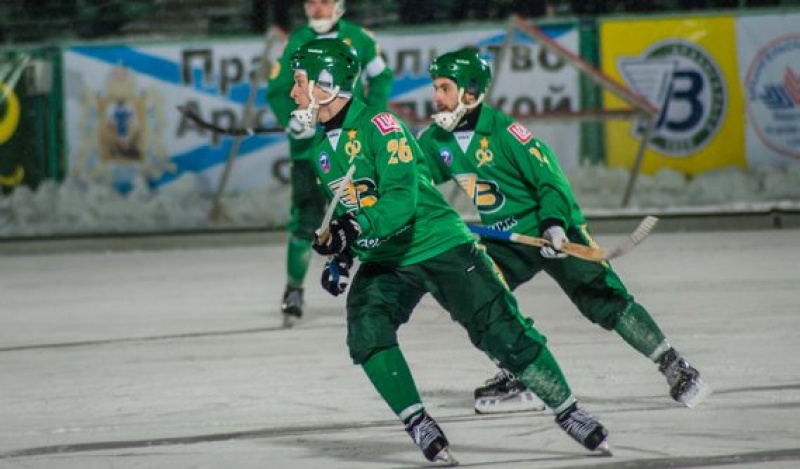 Архангельский Водник потерпел очередное поражение на старте чемпионата по хоккею с мячом