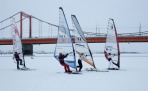 Лучшие спортсмены со всей России приехали в Архангельск на чемпионат по зимнему виндсерфингу