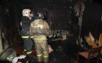 На окраине Архангельска двое мужчин погибли при пожаре в аварийном доме