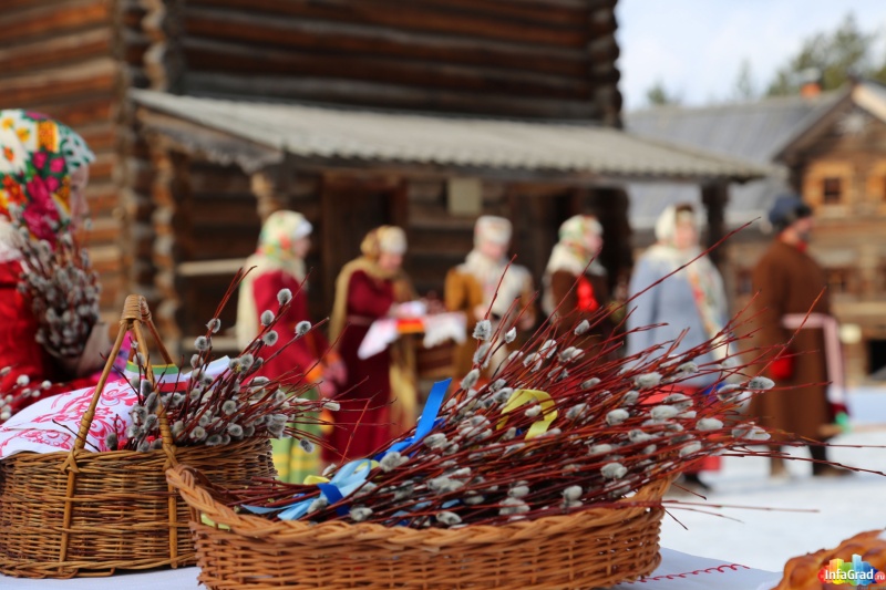 В музее деревянного зодчества «Малые Корелы» отметили праздник «Вербное воскресенье»