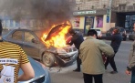 В центре Архангельска на улице Тимме, на ходу загорелся автомобиль Logan
