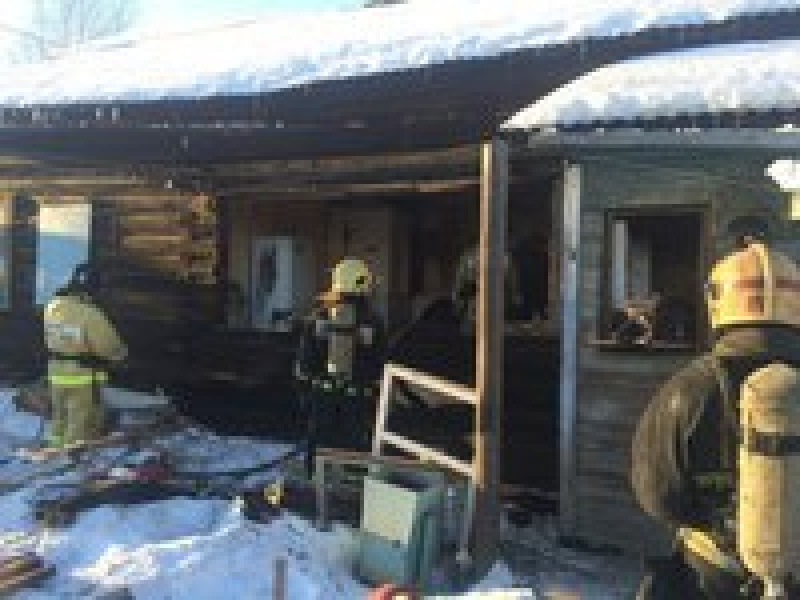 В Архангельске из-за хлопка газа поврежден частный дом. Пострадал пенсионер 