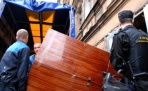 В Архангельске у института предпринимательства за долги арестовали мебель 
