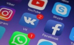 Госдума приняла законопроект против фейков в соцсетях 