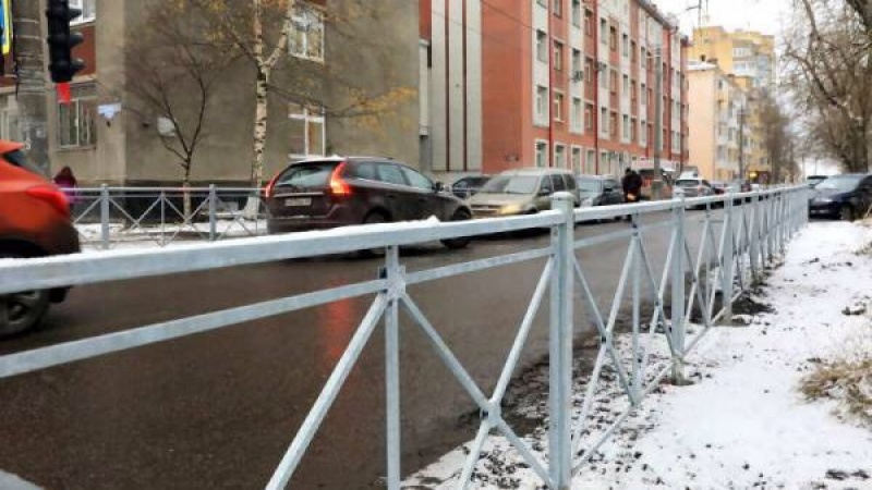 Городские улицы Архангельска продолжат «одевать» в леерные ограждения 